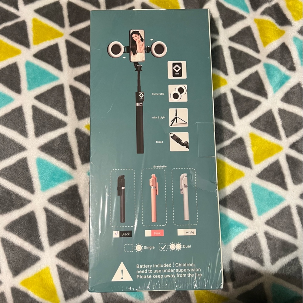 ❗️BOGO❗️ Black Selfie Stick Tripod - Picture 2 of 3